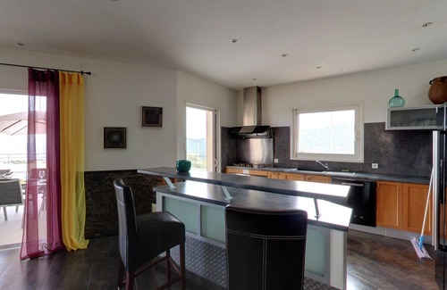 Monticello Villa | Contemporary villa, with clim-160 m2, swimming pool, 5 mn from beaches & shops