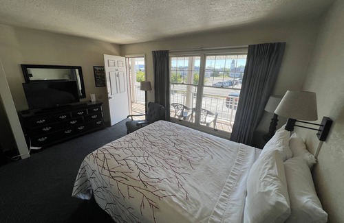 Cheboygan Hotel | Continental Inn