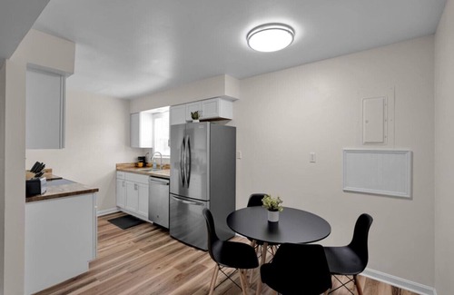 Newburgh Apartment | Contract Worker Getaway!