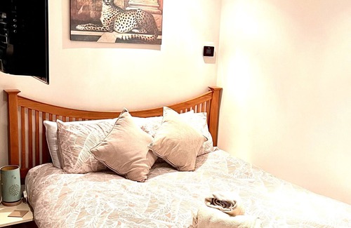 Bletchley Apartment | Contractors Luxurious Cozy Studio Apartment in MK