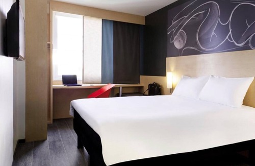 Cuauhtemoc Hotel | Convenience and Comfort: Perfect Location for Exploring Mexico City's Treasures!