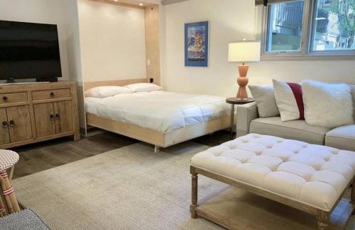 Vail House | Convenience and Style, Two Q Beds