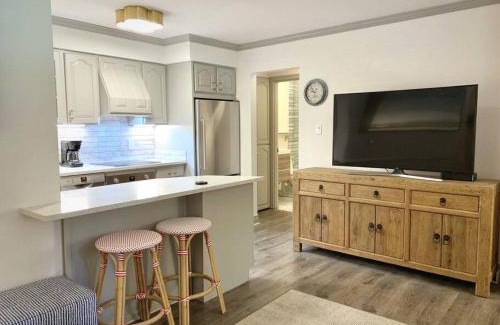 Vail House | Convenience and Style, Two Q Beds