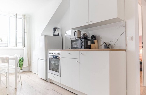 Meidling Apartment | Convenient 2BR Apt. Near U6 Station am Schöpfwerk