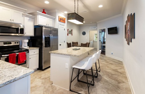 Oxford Condo | Convenient 3B/3.5BA, two miles from The Square and Campus