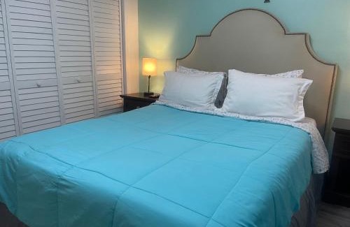 West Palm Beach Apartment | Convenient and Private Downtown 1BR Near Beach