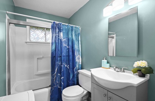Red Bank House | Convenient and Spacious Getaway!