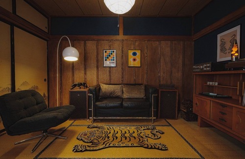 Shimo-yoshida House | Convenient and stylish City Pop inspired retreat at the foot of Mt.Fuji!