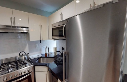 East Village Apartment | Convenient Apartment #494