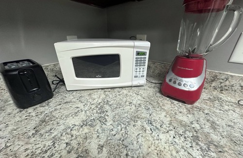 Tallahassee House | Convenient, Clean, Cozy, Cheap 3
