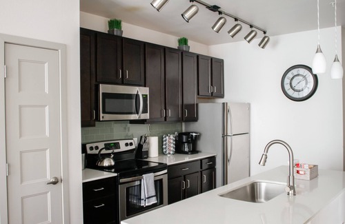 Rio Grande Apartment | Convenient Downtown 1bd Apt-king bed-1Gb WiFi