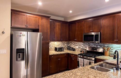 Little Tokyo Condo | Convenient Downtown Los Angeles, Arts District Unit with Assigned Parking