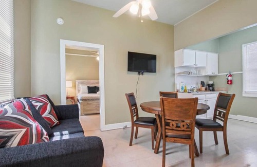 Treme Apartment | Convenient French Quarter 1br Apartment