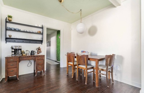 University District House | convenient located cute home! 3 Minutes to U of M and 10 to the medical district