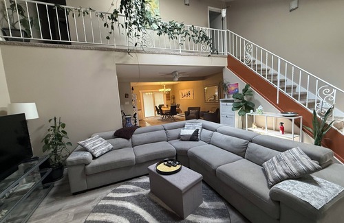 Lakewood House | Convenient location and clean home