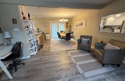 Lakewood House | Convenient location and clean home