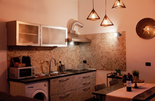 Verona Apartment | Convenient location, house complete with kitchen and two double bedrooms