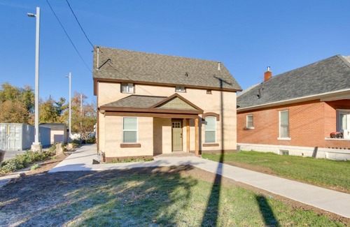 Logan Apartment | Convenient Logan Apartment - 1 Block to Town!
