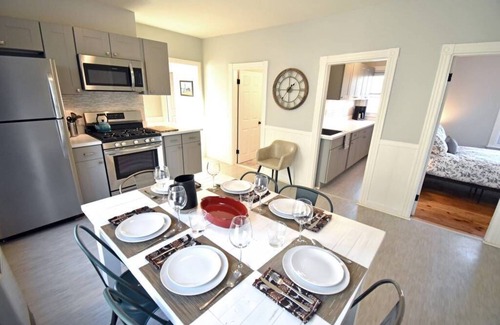 Portland Apartment | Convenient, Modern Thompson s Point 3-Bed Flat