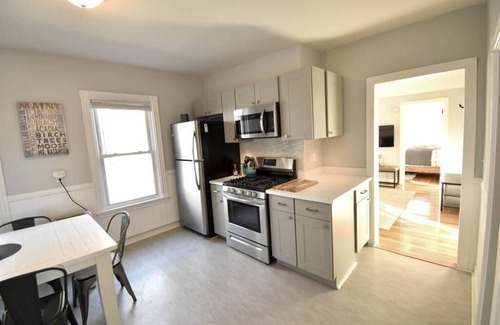 Portland Apartment | Convenient, Modern Thompson s Point 3-Bed Flat
