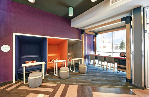 South Portland House | Convenient Room Near Airport & Shopping w/Free Shuttle, Breakfast & Parking