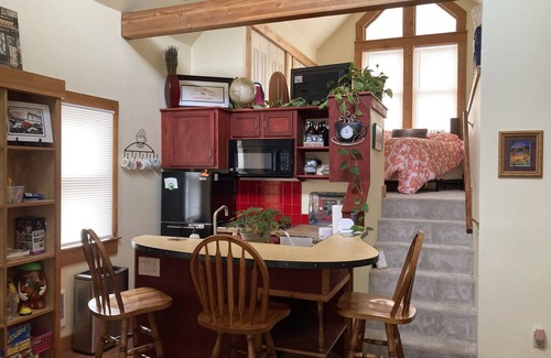 Westside Cottage | Convenient to Downtown, Brews, Shopping and Food!