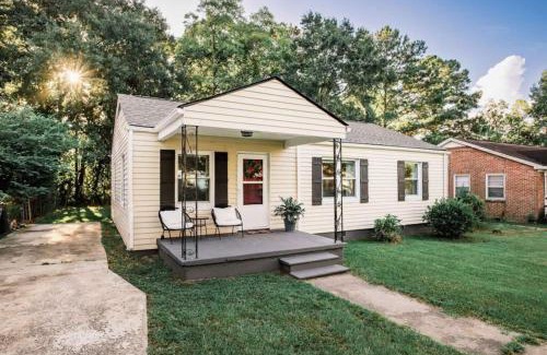 North Charleston House | Convenient To Park Circle And Downtown Charleston