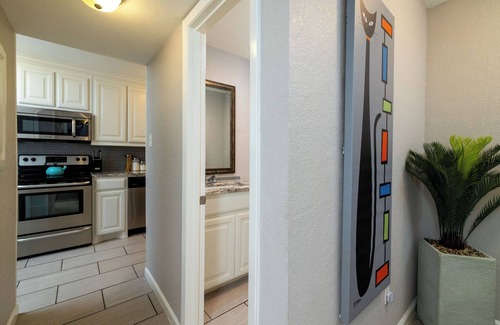 Fort Worth House | Convenient Townhouse Stay Near TCU + Pet Friendly