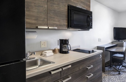 Randolph Center Hotel | Convenient Vermont Getaway | Near I-89, Pet-Friendly, Perfect for Road Trips