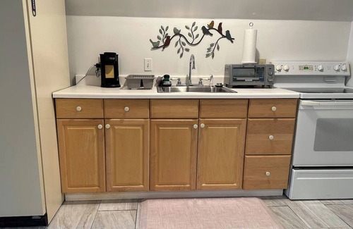 Manhattan Apartment | Convenient Victorian suite near City Park, Aggieville, Campus and Downtown