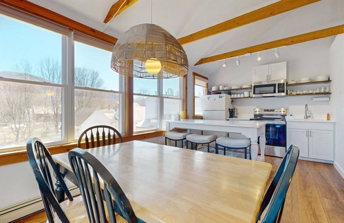 Proctorsville Condo | Convenient village condo w/mountain views, close to Okemo, partial a/c, w/d