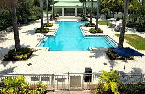 Doral Condo | Conveniently close - Hardrock Stadium, King Studio