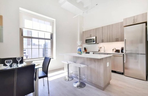 Chinatown Apartment | Conveniently located Boston 1BR | Near Tufts Medical Center | Downtown Boston