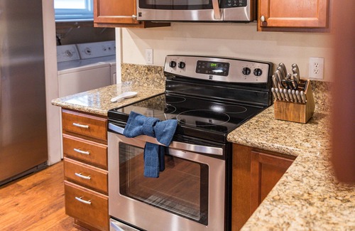 Sparks House | Conveniently Located: Cozy 3BR2B 1Story, Ideal for Short & Longer Stay