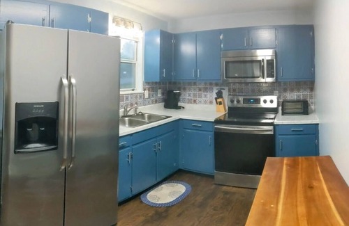 Cleveland House | Conveniently located home, close to businesses, shopping and Ocoee recreation.