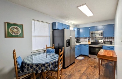 Cleveland House | Conveniently located home, close to businesses, shopping and Ocoee recreation.