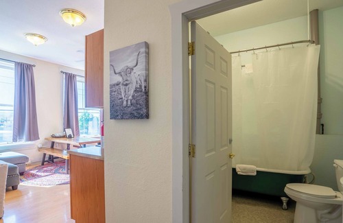 Enterprise Apartment | Conveniently Located 2 BD in Heart of Enterprise