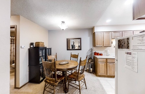 Estes Park Condo | Conveniently located mountain condo with balcony, wildlife views, & golf course