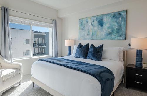 Rio Grande Apartment | Convention Center Lux - 2BR 2BA - Pool Gym HotTub