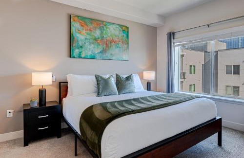 Rio Grande Apartment | Convention Center Lux - 2BR 2BA - Pool Gym HotTub