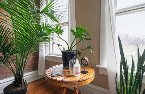 Victorian Village House | Convention - King Bed – Parking Free - Short North