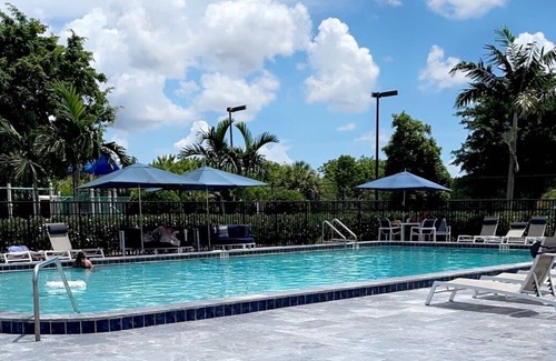 Sandalfoot Cove Apartment | Convient & Centrally Located