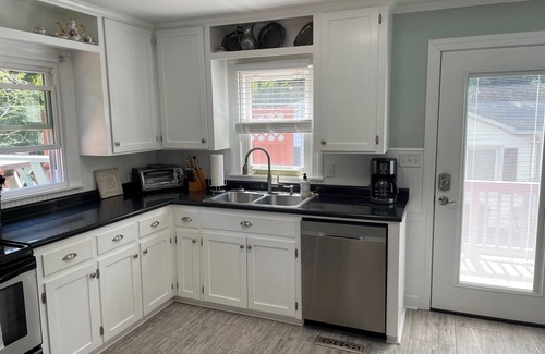 Jonesville House | Conviently located cozy 2 bedroom home on quiet street.