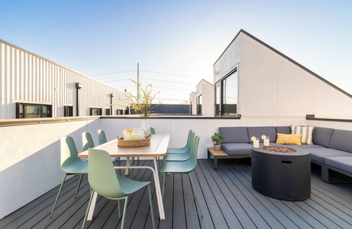 Buena Vista Apartment | Conway D203 by AvantStay | Prime Downtown Location w/Private Rooftop