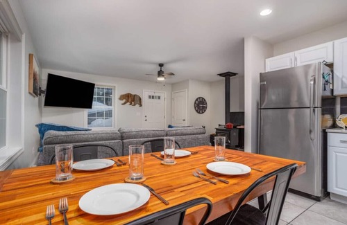 Conway House | Conway Retreat| Hot Tub|Fire Pit| Pet- Friendly