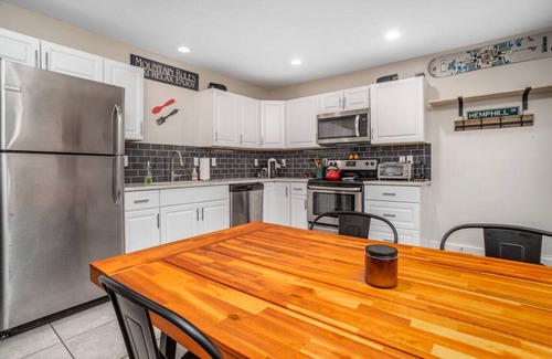 Conway House | Conway Retreat| Hot Tub|Fire Pit| Pet- Friendly