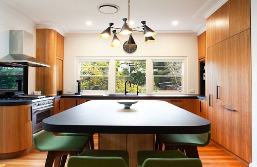 Coogee Apartment | Coogee Classic is modern four-bedroom home with two sun terraces, pool and parking