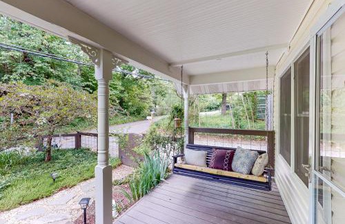 Black Mountain House | Cookie Cottage