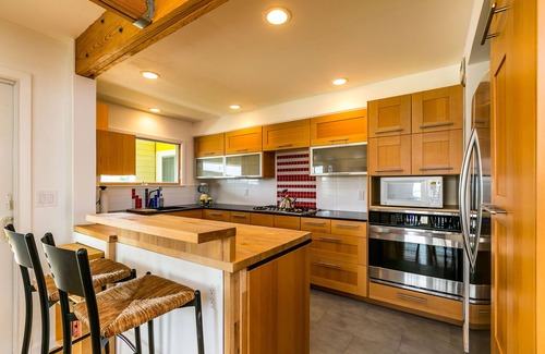 Jamaica Beach House | COOL BREEZE WATERFRONT CANAL Located in Jamaica Beach Community. Sleeps 8.
