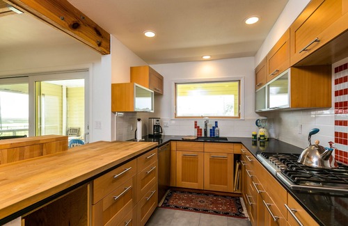 Jamaica Beach House | COOL BREEZE WATERFRONT CANAL Located in Jamaica Beach Community. Sleeps 8.